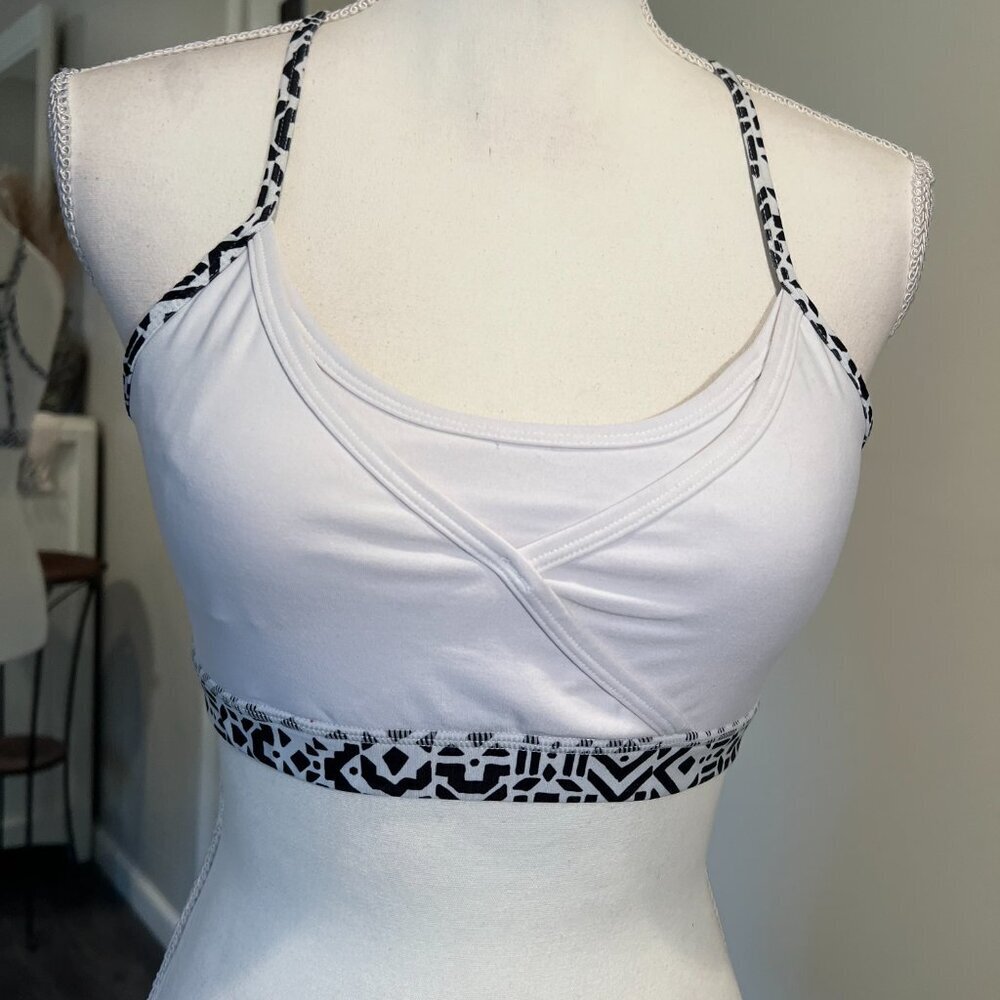 Mondetta White with Geometric accents Halter Sports Bra, Size Medium